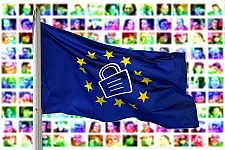 Bild zeigt EU-Fahne mit Sicherheitsschloss