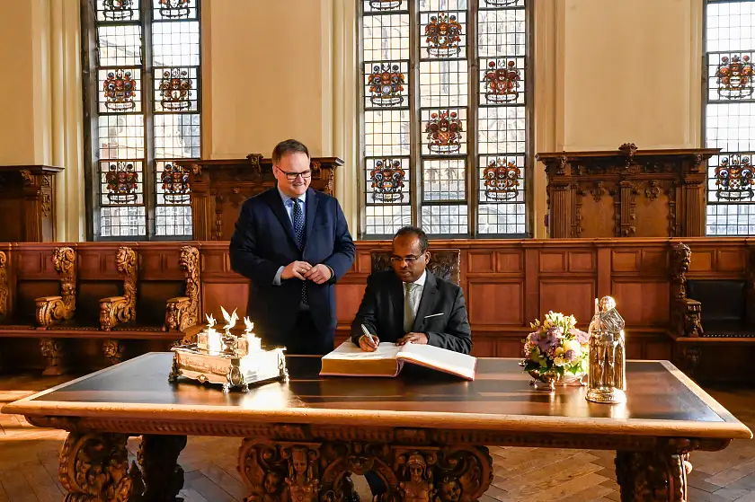 PM - Dschibutischer Botschafter zum Antrittsbesuch im Rathaus 
&tilde; Bildnachweis: Senatspressestelle