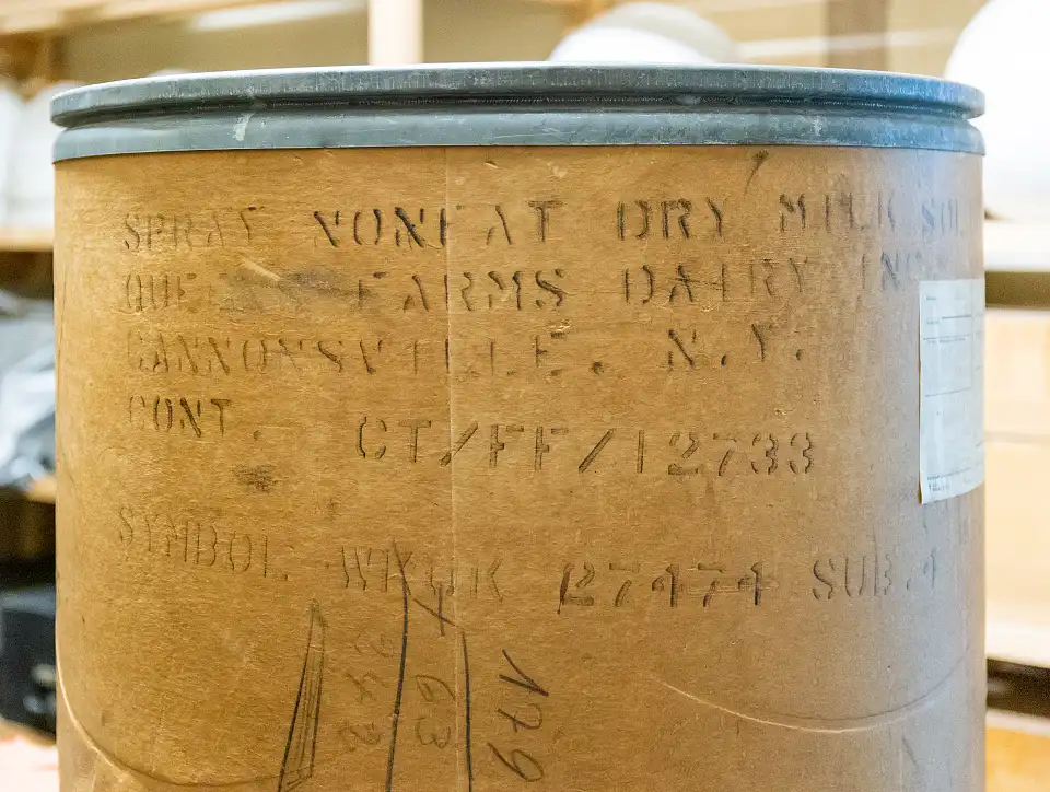 Tonne des CRALOG - Council of Relief Agencies Licensed for Operation in Germany