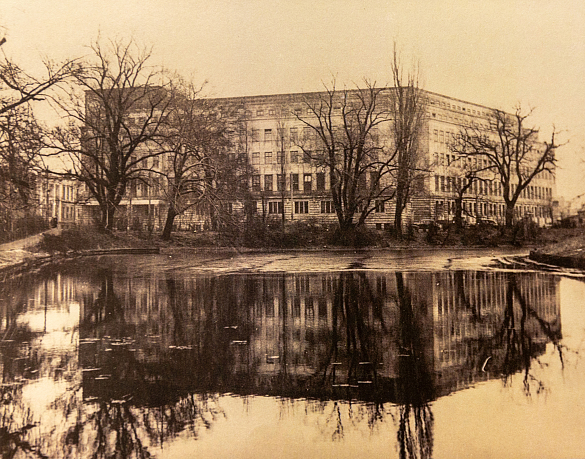 Blick vom Herdentor auf das Haus des Reichs