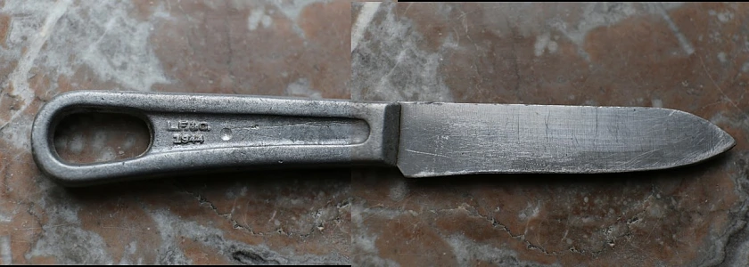 Feldmesser mit der Aufschrift L. F. & C. 1944